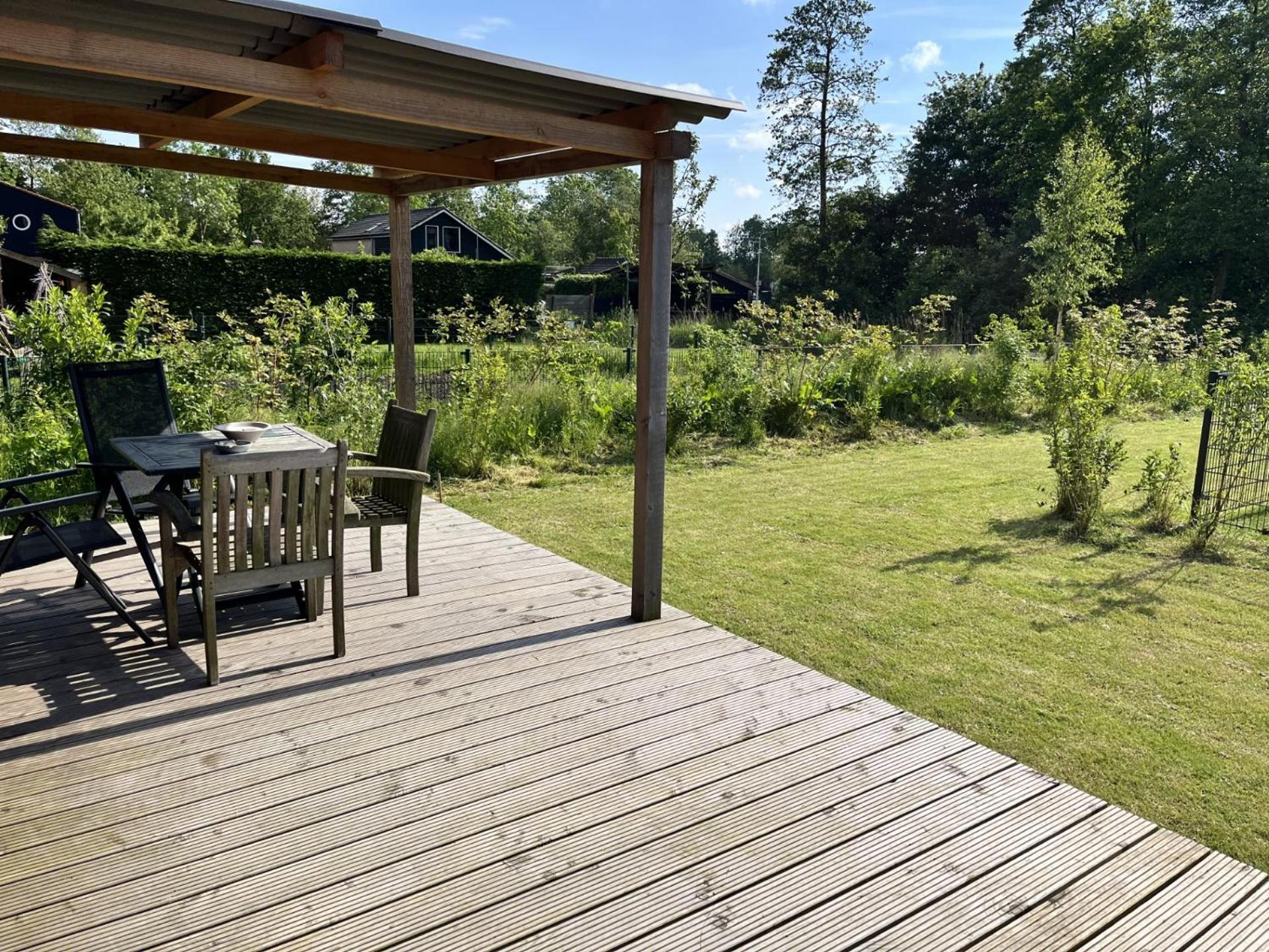 Vrijstaand Chalet Met Veel Buitenruimte En Veranda Zuid-Scharwoude Eksteriør bilde