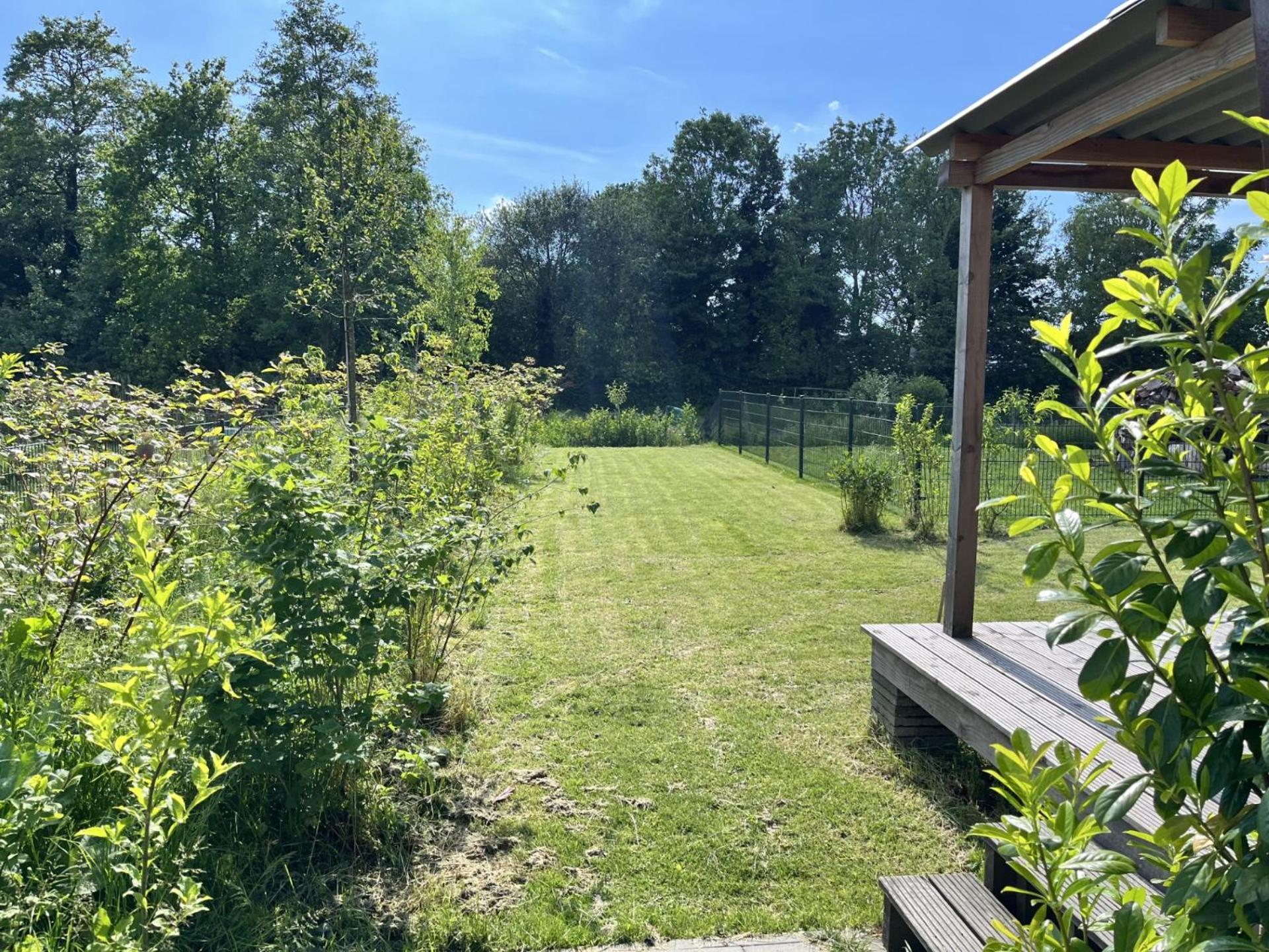 Vrijstaand Chalet Met Veel Buitenruimte En Veranda Zuid-Scharwoude Eksteriør bilde
